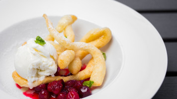 Oliver Bonacini Café Grill, Blue Mountain drink