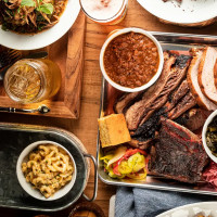 Crowsfoot Smokehaus Comida