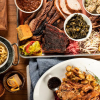 Crowsfoot Smokehaus Comida