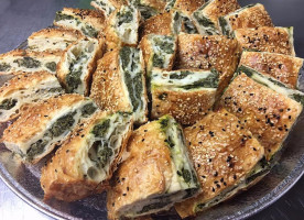 Lara Cuisine Cafe & Bistro Comida