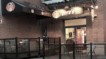 Vera's Burger Shack outside