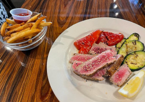 Madisons Restaurant Bar food