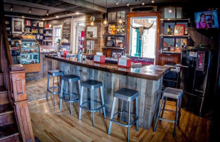 La Posta Cafe Bistro Dentro