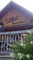 Le Zouk Resto Pub outside