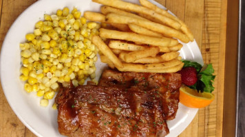 Eddie's Cuisine and Pizza food