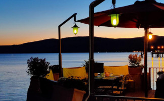 Shawnigan House Coffee & Chocolate