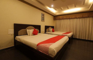 Danny's Fish Chips Dentro