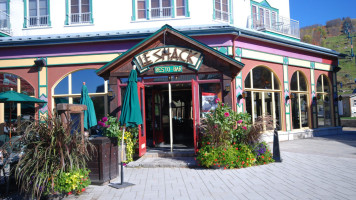 Le Shack outside