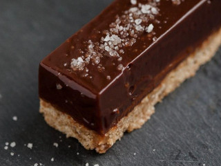 The Dirty Apron Cooking School, Delicatessen Catering