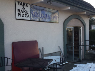 Denman Island Bakery Pizzeria