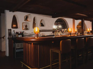 Bluebird Restaurant Lobby Bar