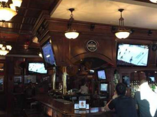Hudsons Canadian Tap House