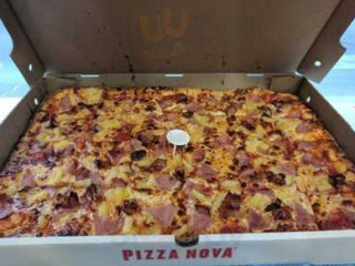 Pizza Nova reserve table