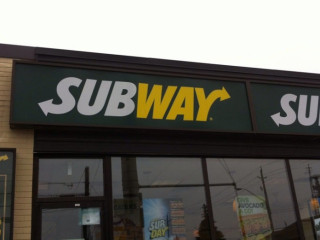 Subway (810 Main St E)