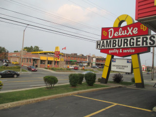 Deluxe Hamburgers