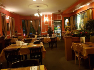 Green Papaya Restaurant