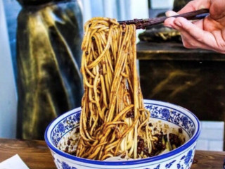 Homemade Noodles Zhōng Guó Lán Zhōu Niú Ròu Lā Miàn Yún Nán Mǐ Xiàn (homemade Noodles L. L. B. O Zhōng Guó Lán Zhōu Niú Ròu Lā Miàn