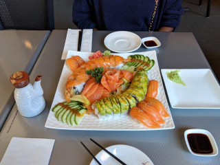 Kikaku Sushi