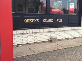 Queen's Guard Pub