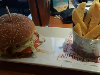 Red Robin Gourmet Burgers