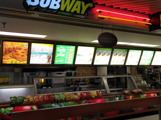 Subway Base Militaire St-jean