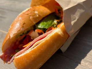 Yuán Xiāng Banh Mi Nguyen Huong