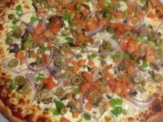 Louis Gee's Pizza