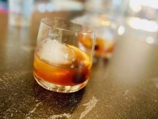 Bluez On 2nd Grill Pub And Pizza